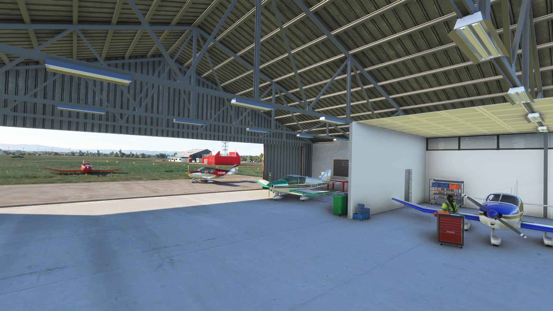 Intérieur hangar Aéroclub de Corbas